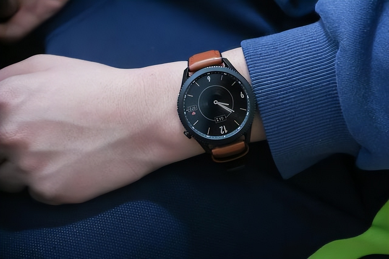 didoe10pro智能手表创新无创免针采血技术关怀亲人健康