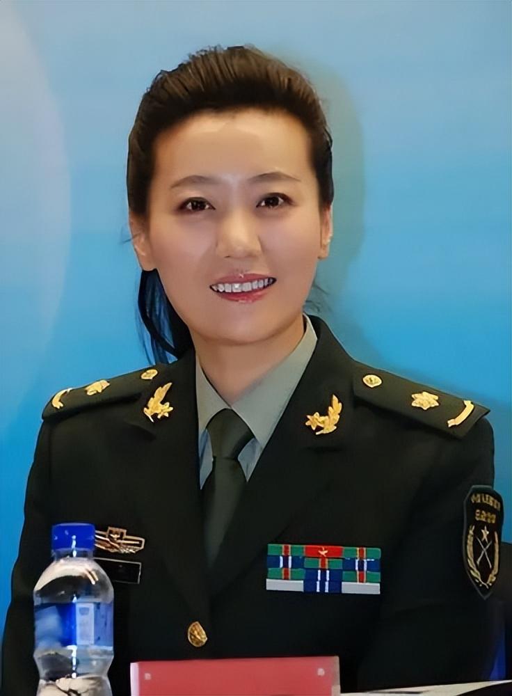 回顾谭晶我这辈子最正确的决定就是为科学家丈夫生了两个女儿