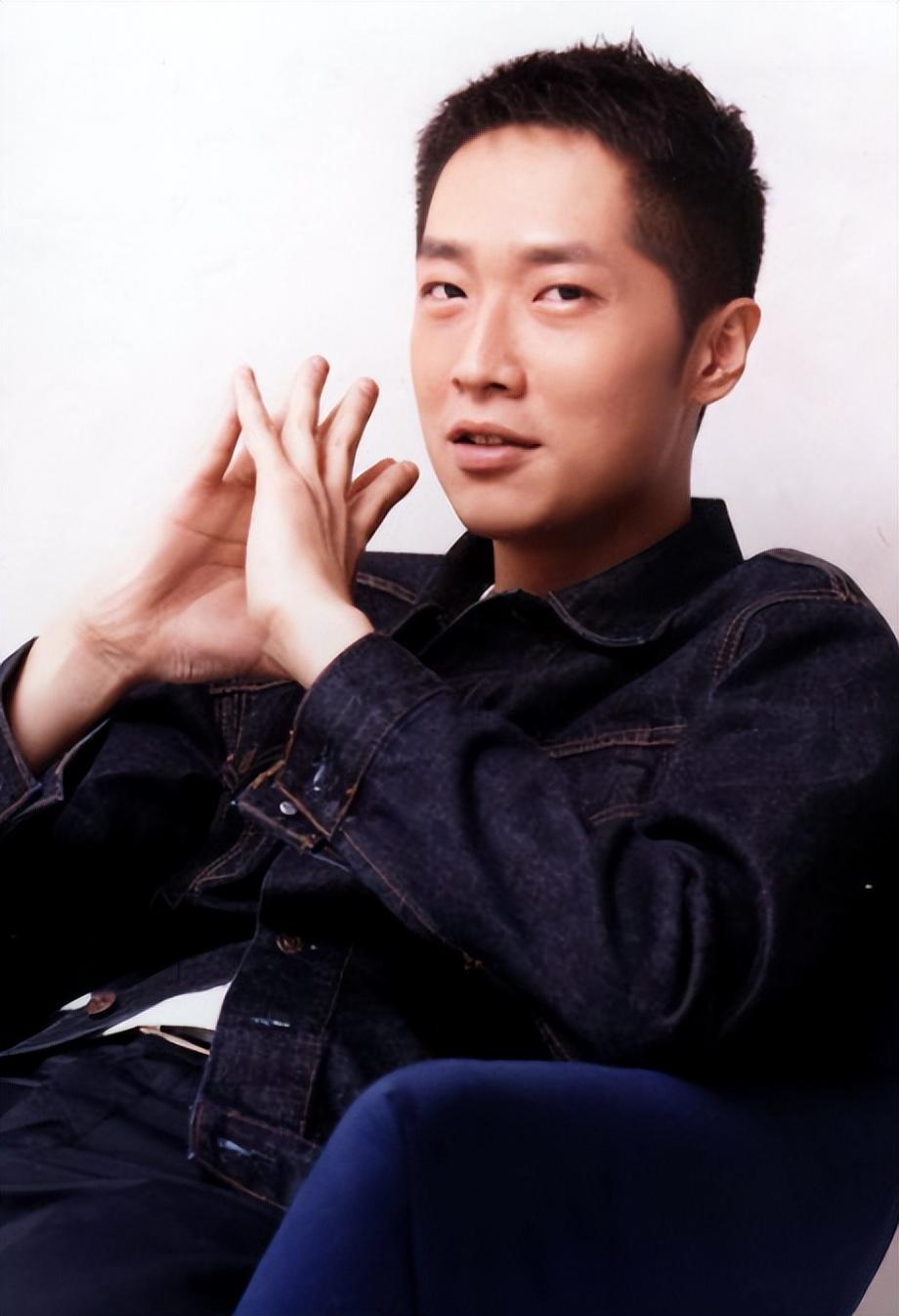 回顾马浚伟演员转行公务员考北大一年拿了20多个证52岁仍不婚