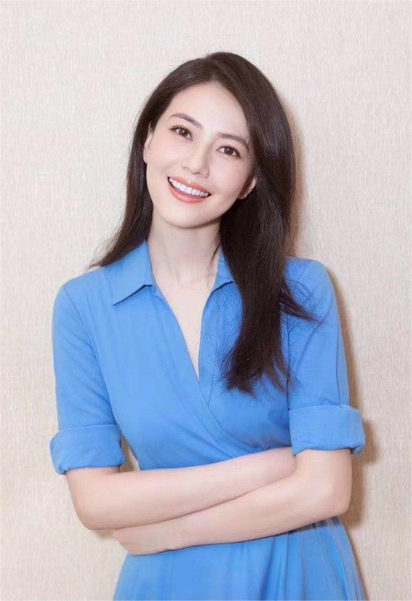 回顾高圆圆35岁嫁给小五岁的赵又廷并在40岁高龄为他生一女