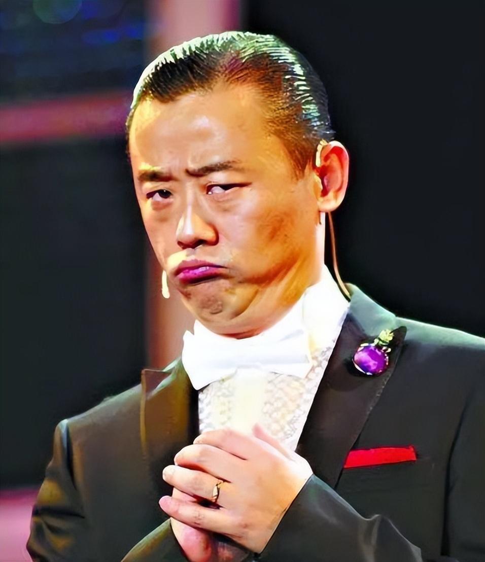 回顾主持人周立波三婚二离娶了胡洁后如今的报应全都来了