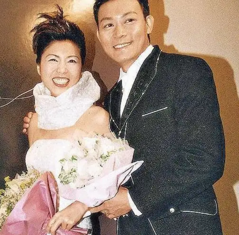 回顾曾伟权一生未娶59岁去世无子女送终距离他60岁生日差10天