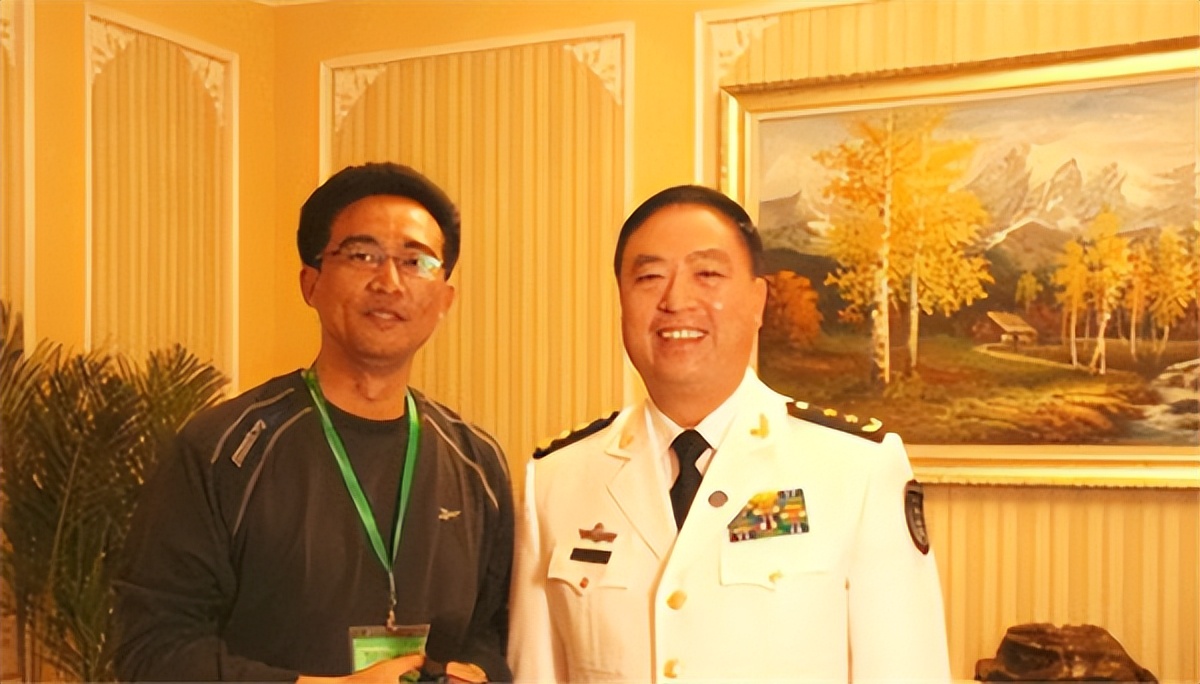 丁一平:原海军副司令员,父亲是开国中将,2003年因一事被降职