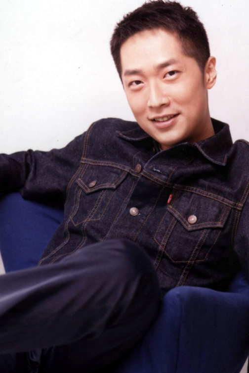 回顾马浚伟演员转行公务员考北大一年拿了20多个证52岁仍不婚