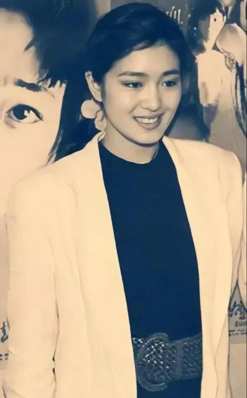 巩俐母亲赵英丈夫和大女儿相继去世小女儿的感情让她操碎了心