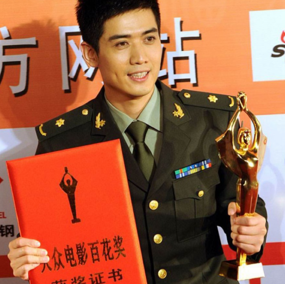 回顾徐箭演技好长得帅低调娶女强人为妻今一家三口幸福美满