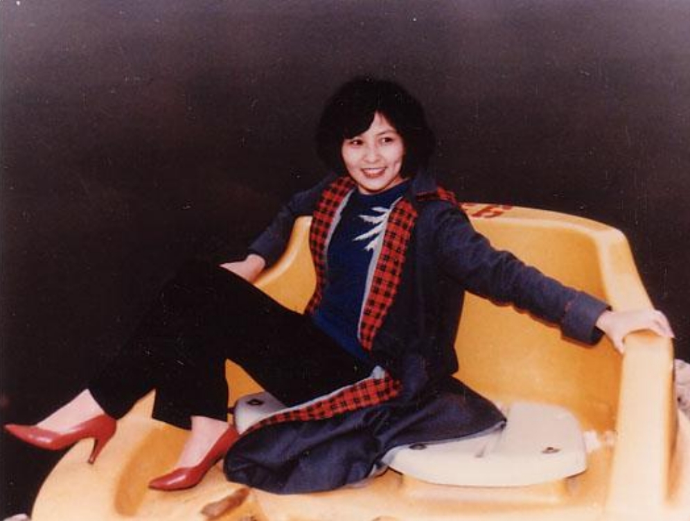 回顾李羚嫁大13岁初恋男友婚后住10平米废弃车库现状如何