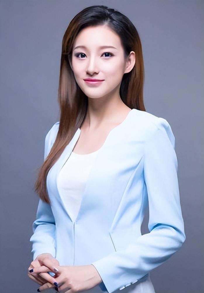 回顾主持人马凡舒入行七年就主持春晚她的底气到底来自哪里