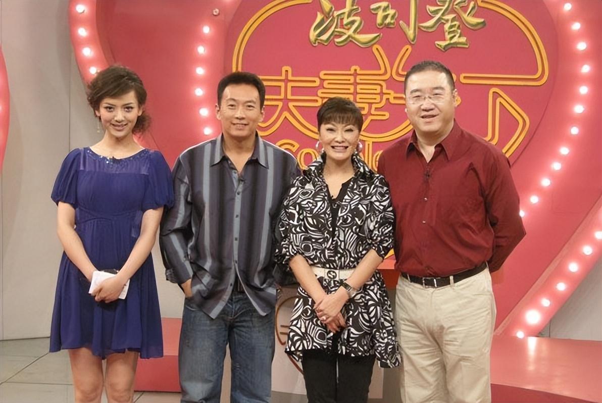 回顾王小骞嫁谭江海丁克15年愁坏婆婆41岁意外得子全家乐开怀