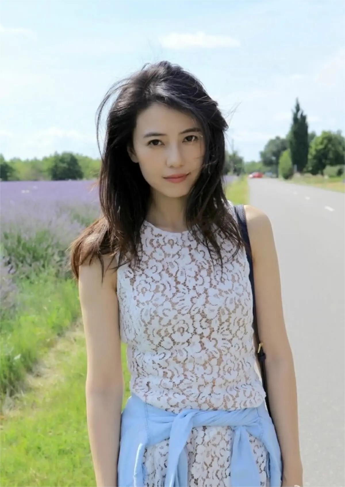 回顾高圆圆35岁嫁给小五岁的赵又廷并在40岁高龄为他生一女