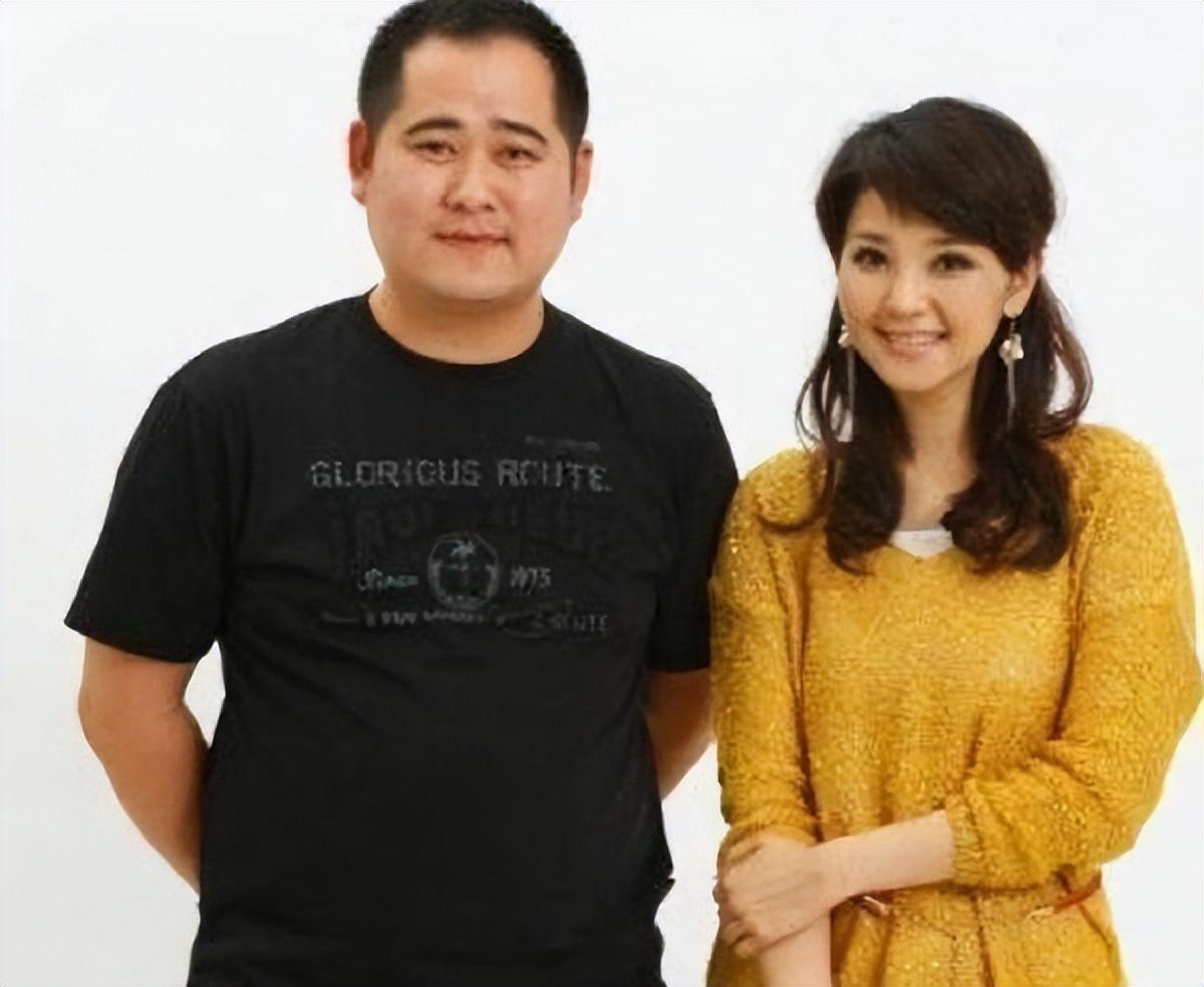 后来方琼和杨阳渐生情愫,坠入爱河,方琼当时到电视台的时候,深得河北