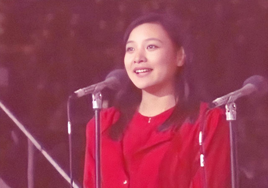 回顾陈冲大女儿哈佛毕业小女儿成演员如今被丈夫宠成公主