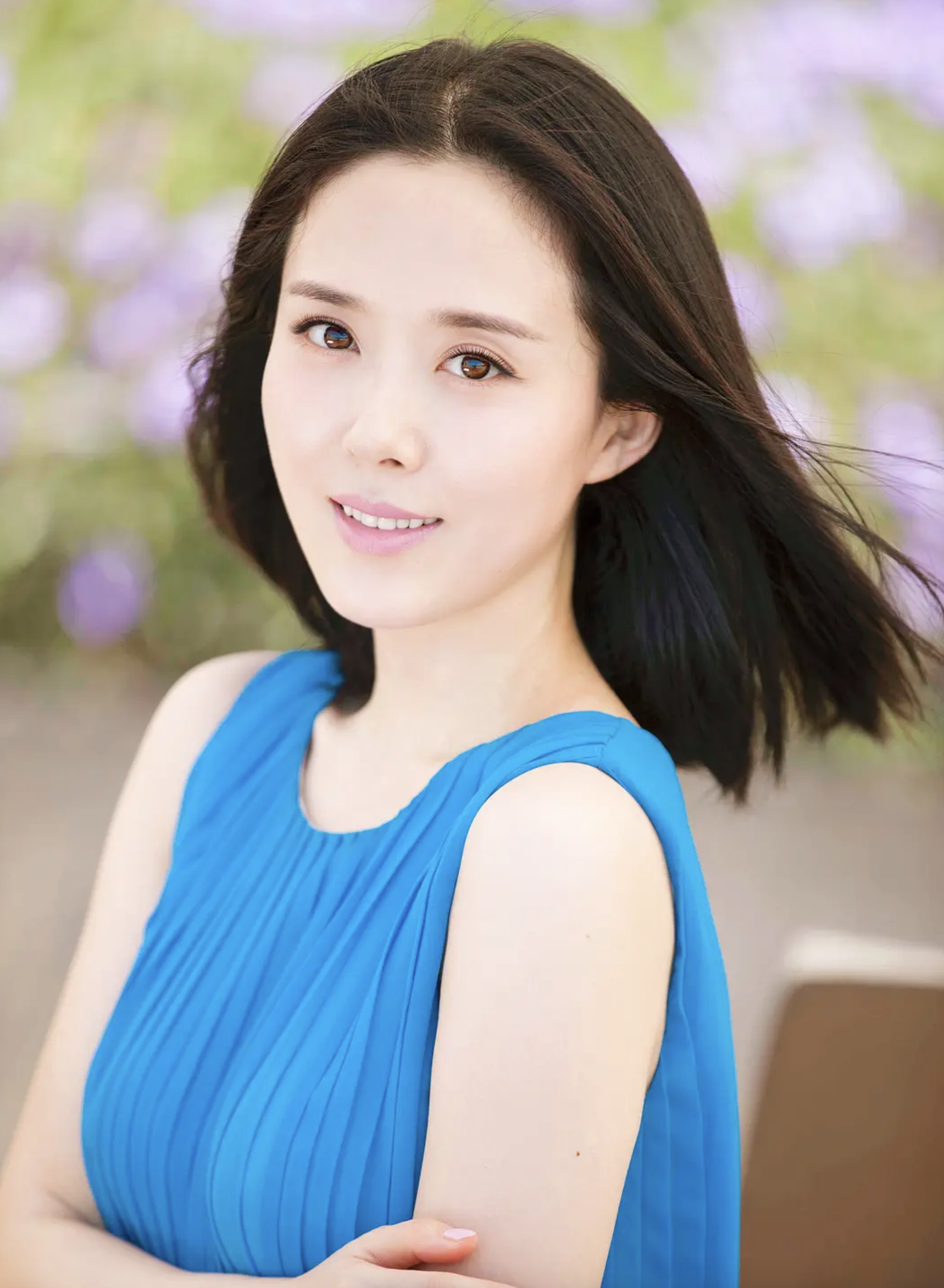 回顾演员颜丹晨我这辈子幸福的事情就是嫁给了小4岁的丈夫