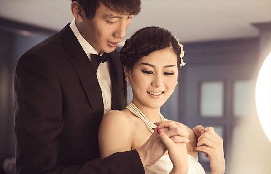 回顾易立曾被湖人队青睐娶娇妻人生圆满因老东家愁白了头