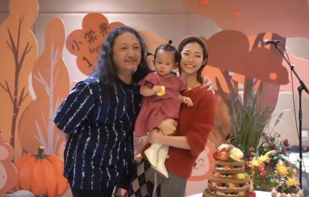 相差25岁却有真爱王菲恩师的娇妻发声秀恩爱让张雨绮直呼羡慕