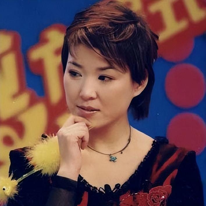 回顾主持人李静从知名主持人到被观众抛弃她终将为自傲付出代价