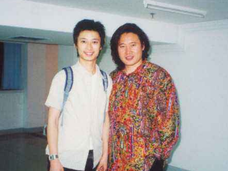 回顾戴玉强30岁娶初恋妻子结婚至今恩爱如初今女儿成他骄傲