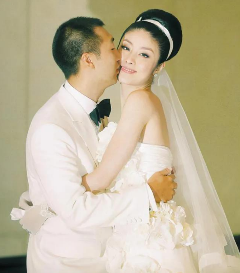 回顾陈慧琳痛失双胞胎女儿41岁生2胎两儿子成心头宝
