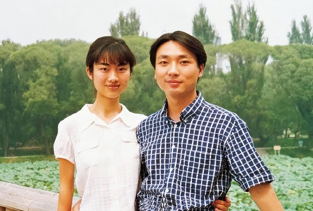 回顾康辉娶小3岁师妹刘雅洁相约丁克22年如今他后悔吗