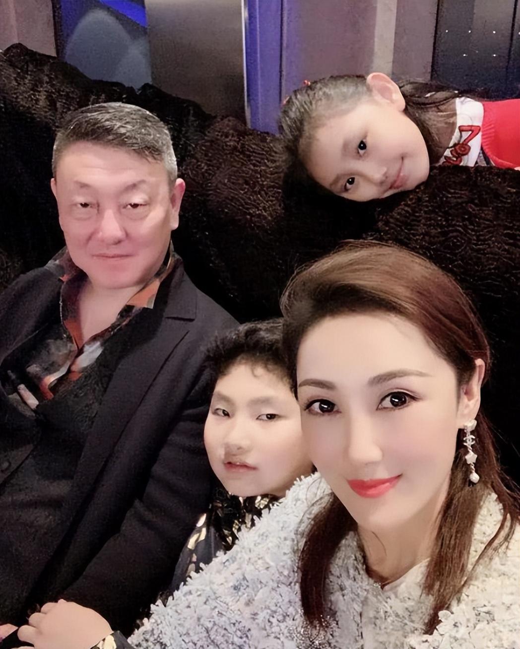 回顾著名歌手韩磊我这辈子正确的决定就是娶了蒙古族之花