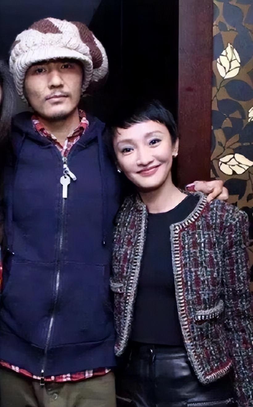 回顾周迅演技很好的演员历经10段感情仍然有着好口碑