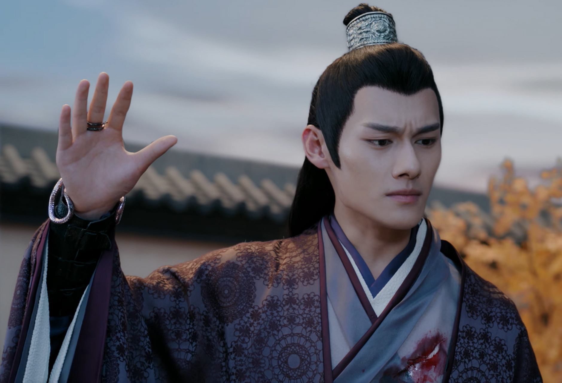 温宁一语惊醒梦中人,他的疯狂挣扎,是对命运的反抗,也是对过去的释怀.