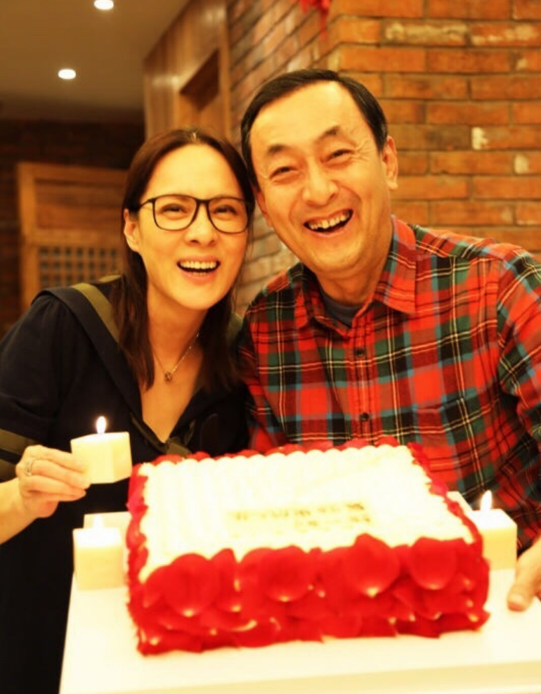 回顾演员李萍而今丈夫离世多年是否已走出了丧夫的悲痛