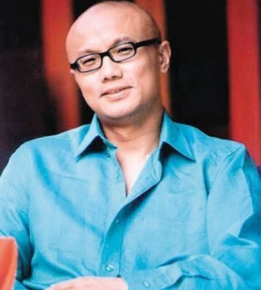 回顾孙国庆哥哥是歌唱家父母都已离世他娶平凡妻子如今怎样了