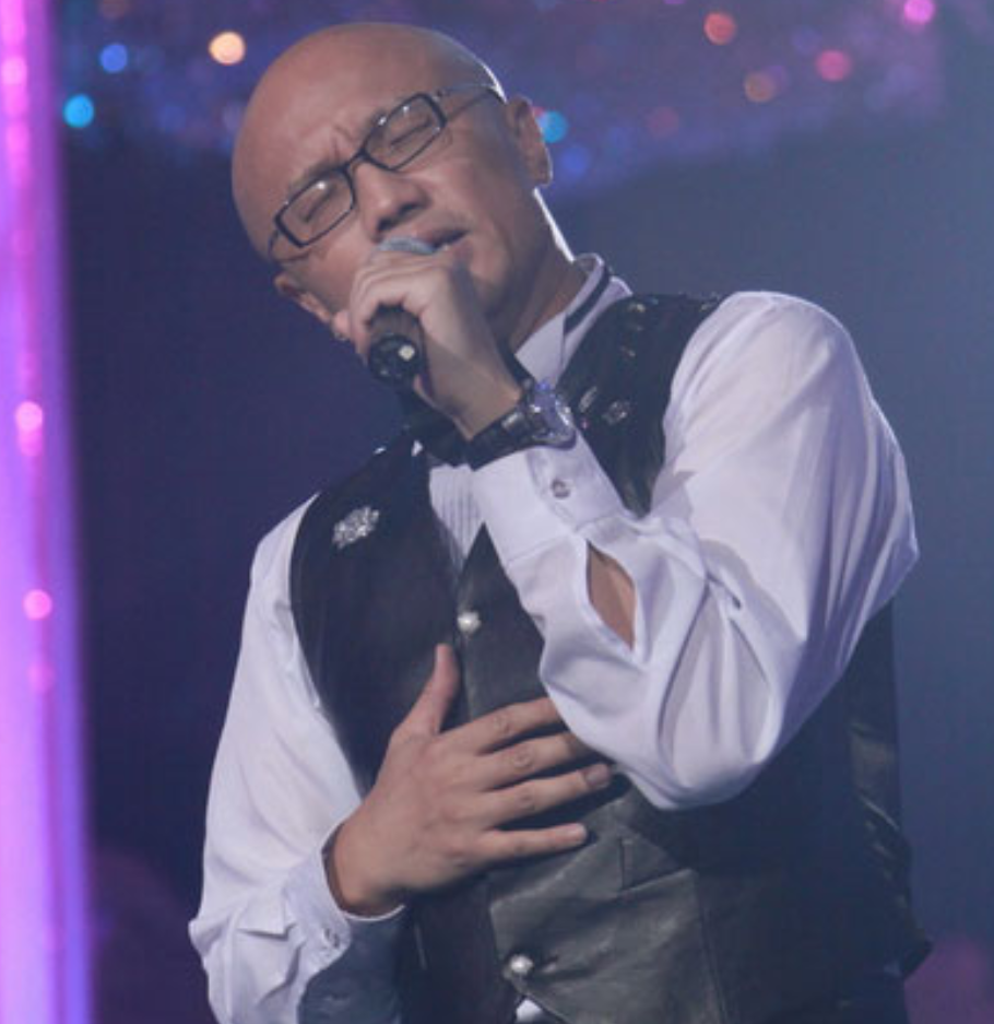 回顾孙国庆哥哥是歌唱家父母都已离世他娶平凡妻子如今怎样了