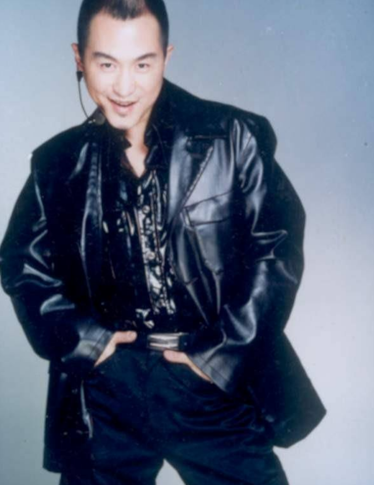 回顾歌手高枫去世20年妹妹曾泉定居在美国父母从未忘记过他