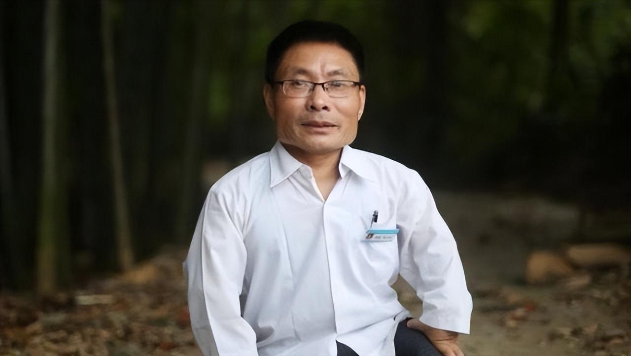 回顾中国第一巨人鲍喜顺不听劝阻57岁执意生子他们如今怎样了