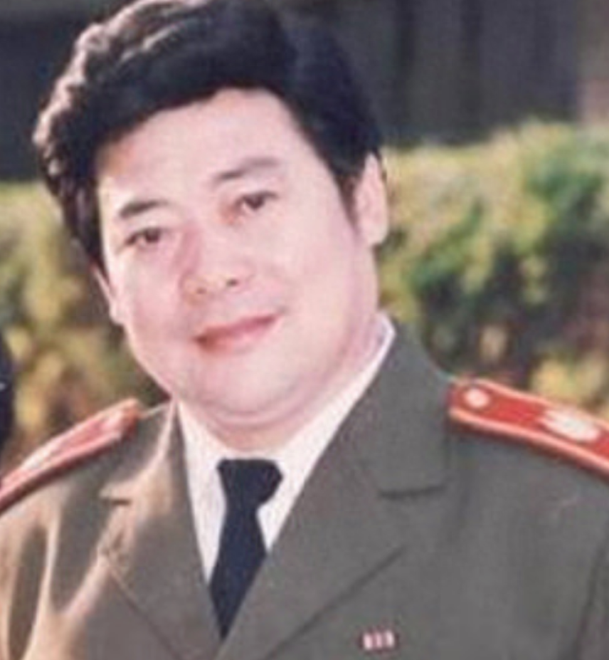 回顾歌唱家张振富患癌为事业不开刀去世前3个月还在演出太可惜