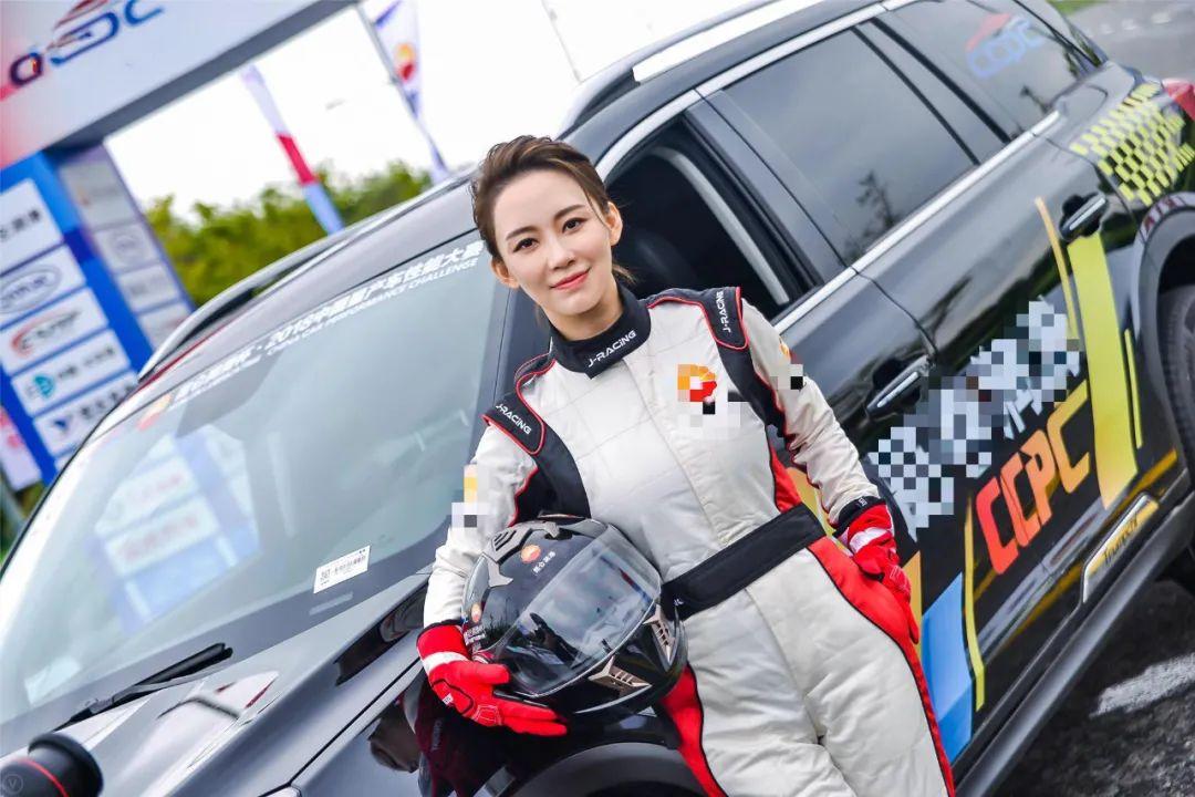回顾九球天后潘晓婷身家8亿41岁单身一人她在追求什么