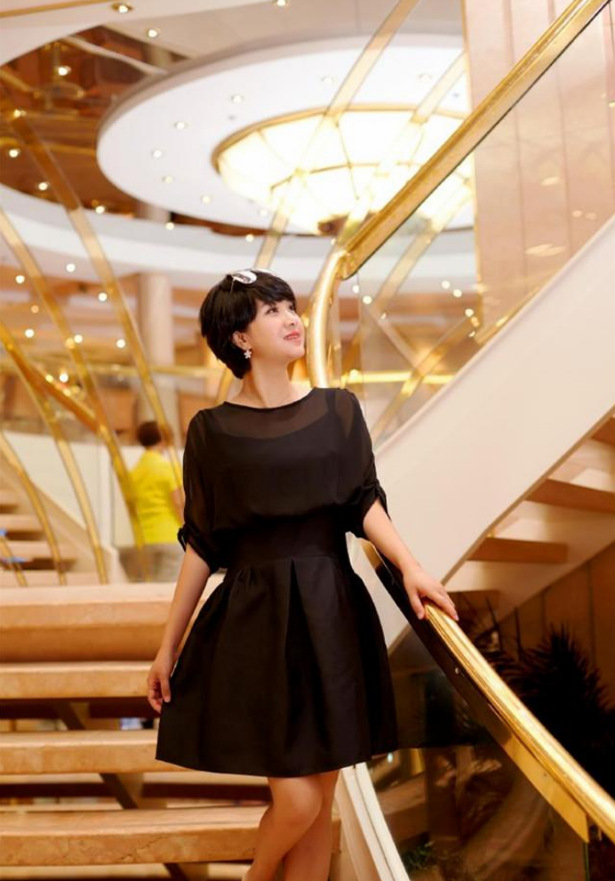 回顾主持人吴洁患癌后坚持工作病逝一年多丈夫的坚持令人泪目