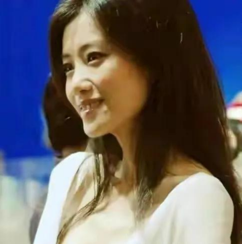 回顾演员张嘉益2段婚姻一婚杜珺被嫌弃二婚王海燕收获幸福