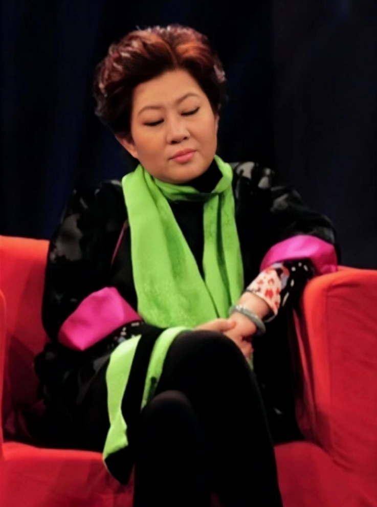 回顾傅丽莉嫁给孙淳36年64岁坚持丁克夫妻俩花60万养只狗