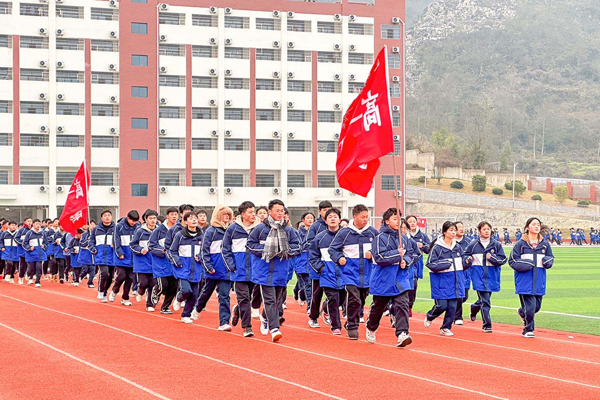 作为福泉市重点民生项目,学校致力于提供优质教育资源和环境