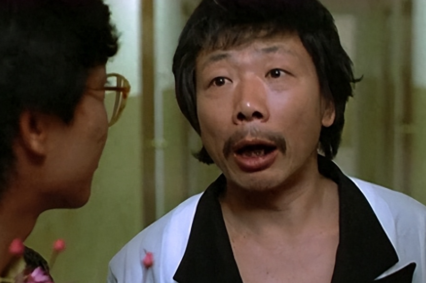 迈入了演艺生涯的新阶段,出演了由他的恩师张彻执导的电影《花木兰》