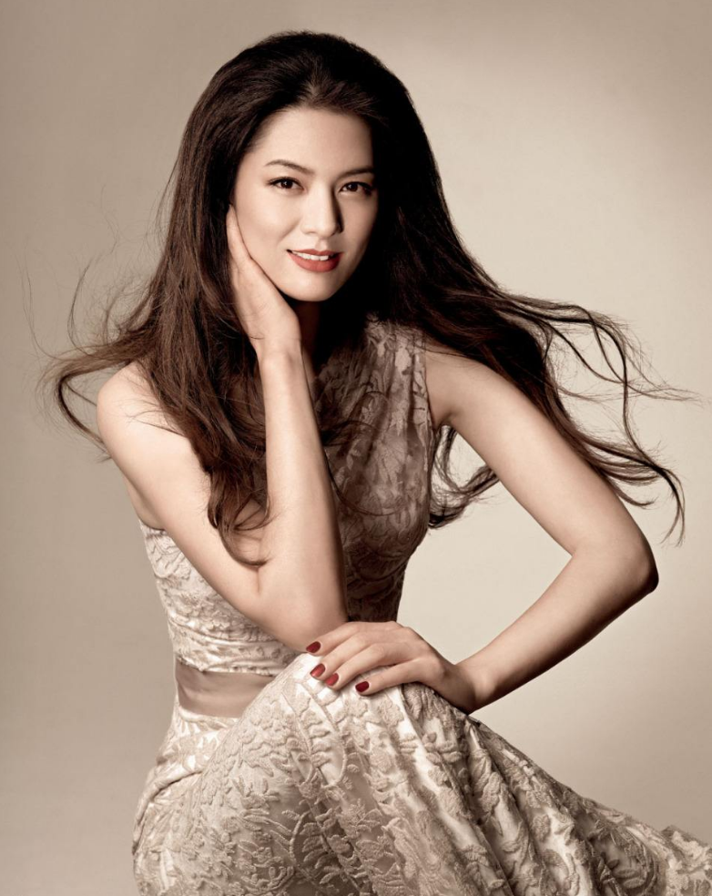 回顾马艳丽嫁三婚大15岁导演离婚将女儿改姓自己赚钱自己花