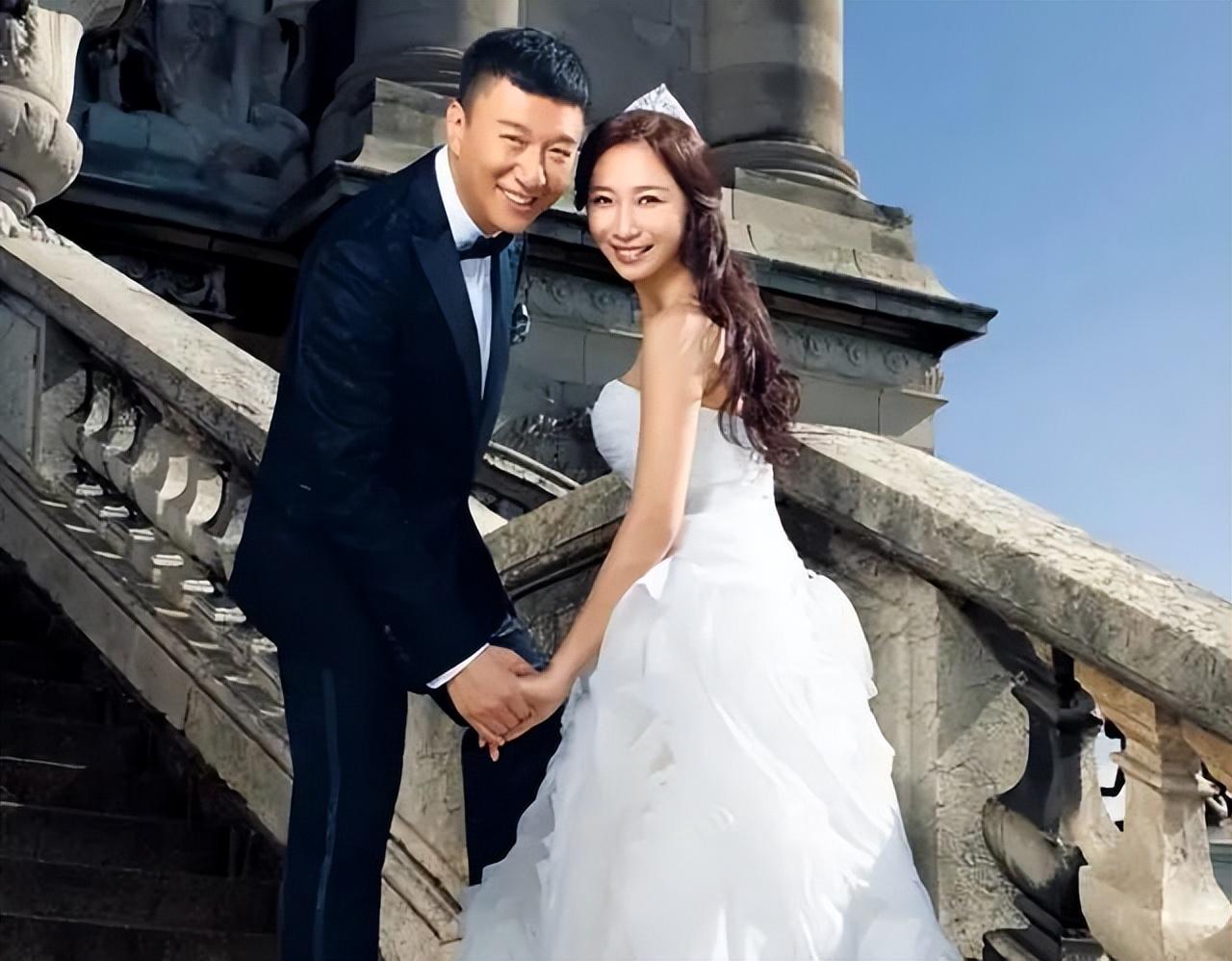 回顾孙红雷这辈子的遗憾就是没能让父母看到我结婚成家