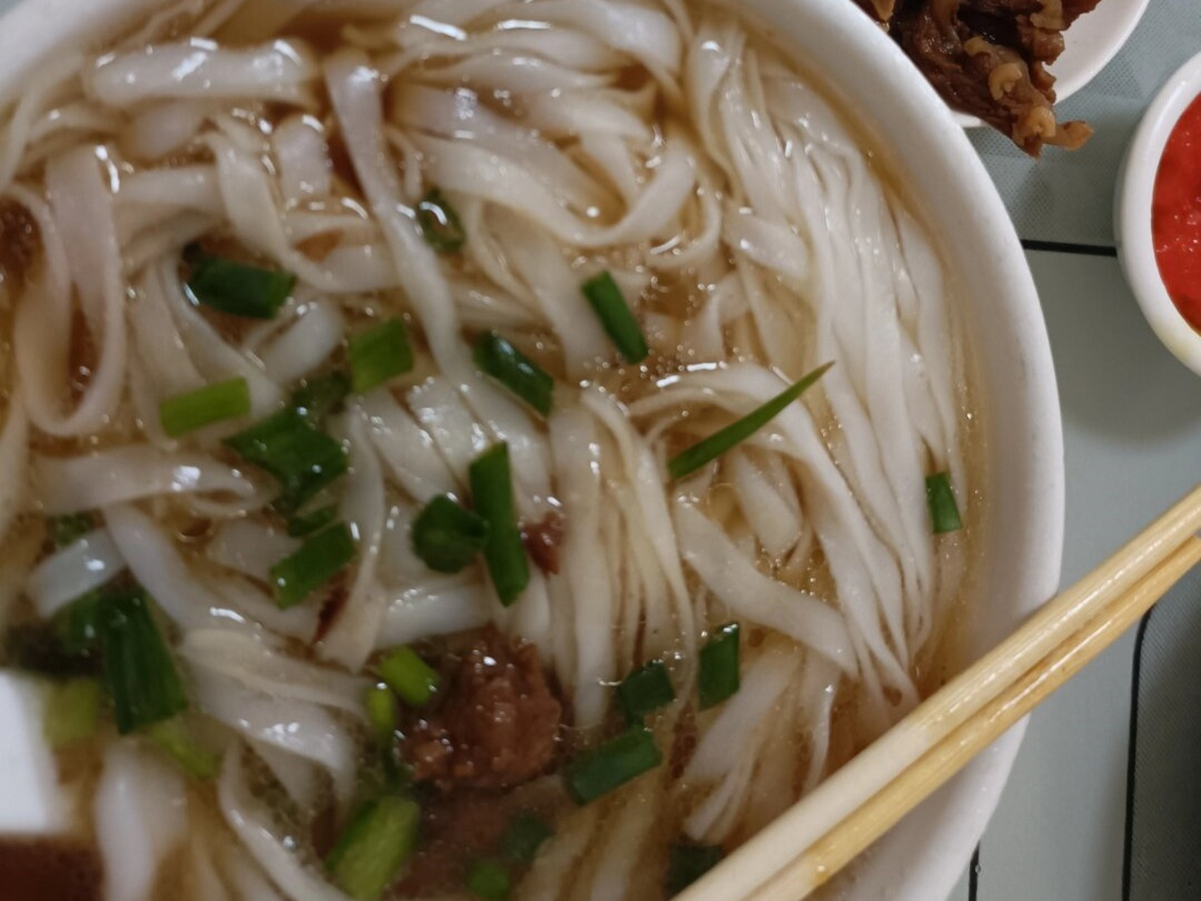 粿条与河粉  粿条与河粉:美食背后的文化深意  当提及粿条与河粉,对于