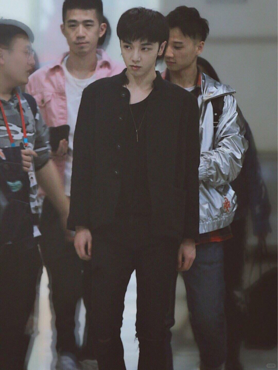 华晨宇生图神话:无惧任何镜头下的真实颜值,带你直击那些令人心动的