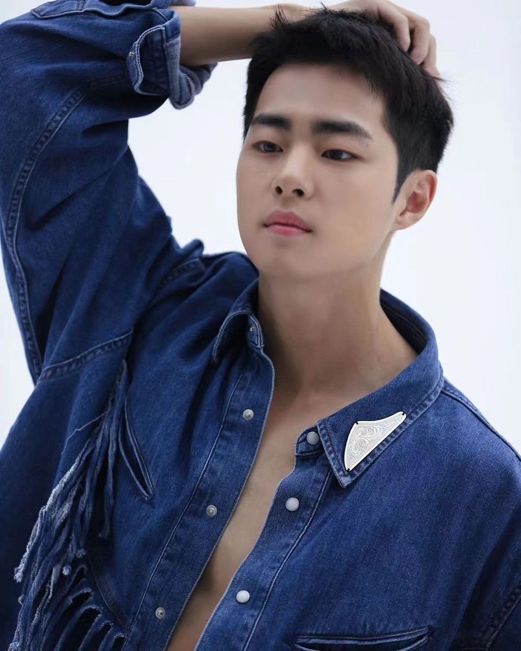 因韩剧《天空之城》而被观众熟知的赵炳奎,别看他的脸看上去肉乎乎的