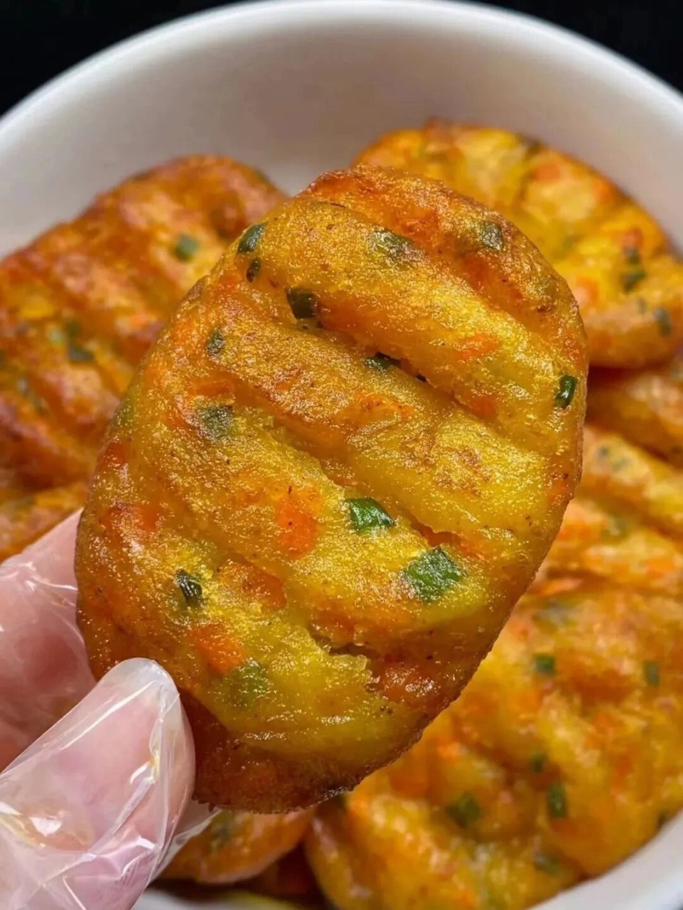 从小吃到大妈妈做的土豆饼 美味的酥炸土豆饼这样做真的香迷糊了 外酥