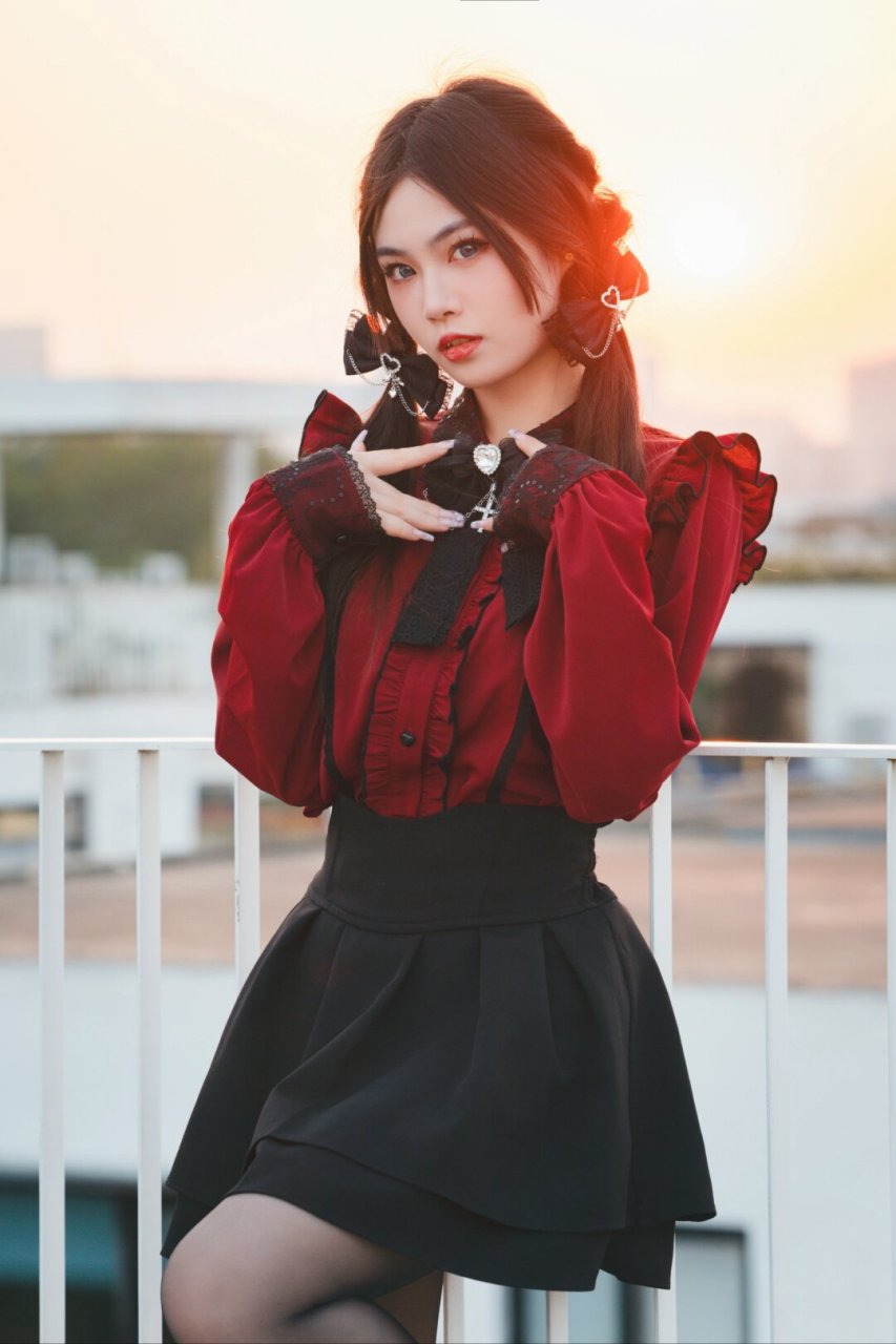 地雷系穿搭摄影  地雷系穿搭,一种充满独特魅力的时尚风格,如同地雷般