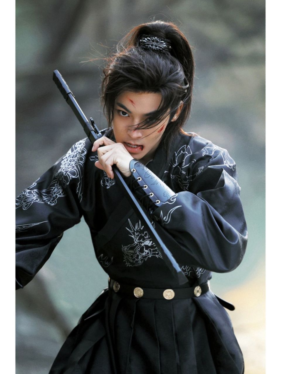 侯明昊演绎江湖侠士,汉服写真展现别样风采   瞧一瞧,看一看嘞,这次我