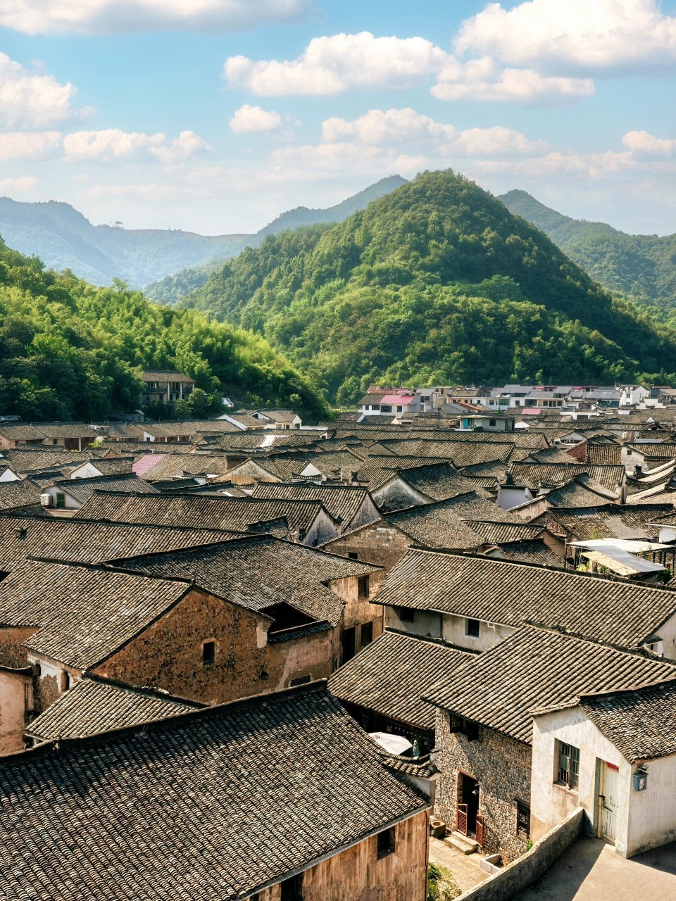 浦江嵩溪古村:800 年的历史沉淀  我在春节期间避开人潮,来到了浦江的