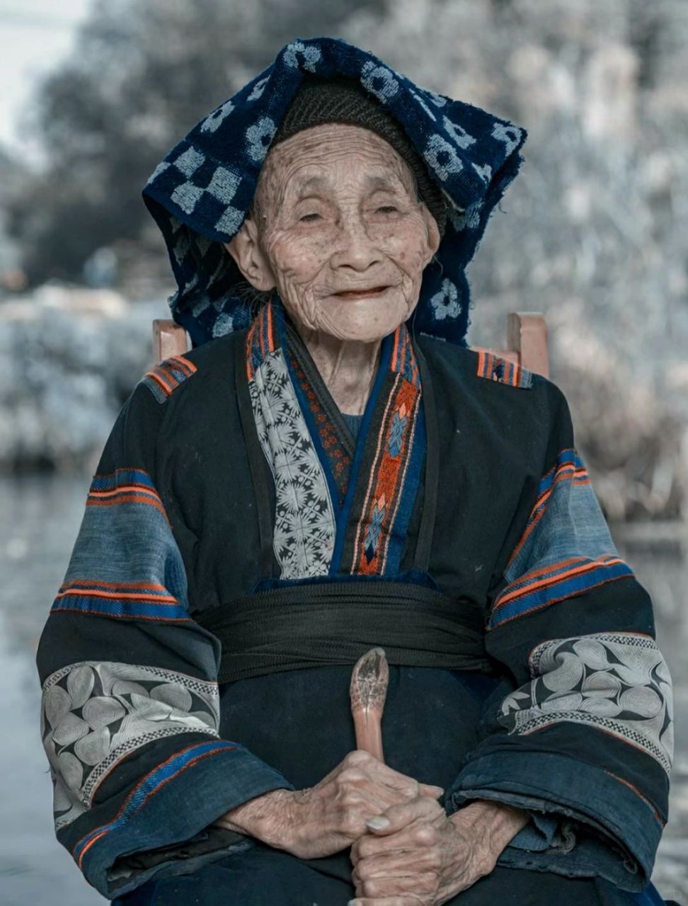 贵州布依族服饰特色! 78我深深被布依族服饰的魅力所吸引.