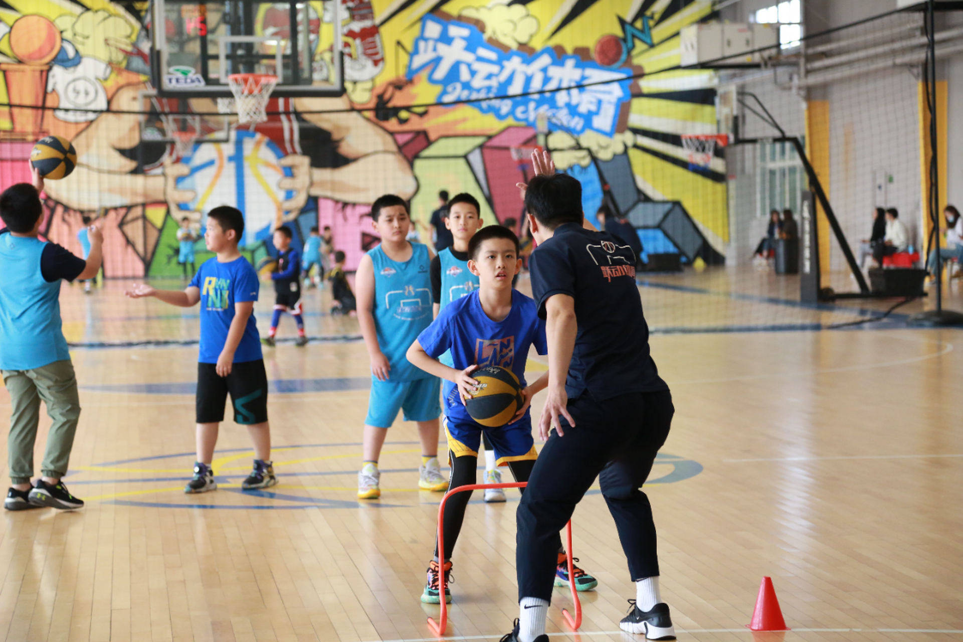 篮球高级教练员需具备的六大条件