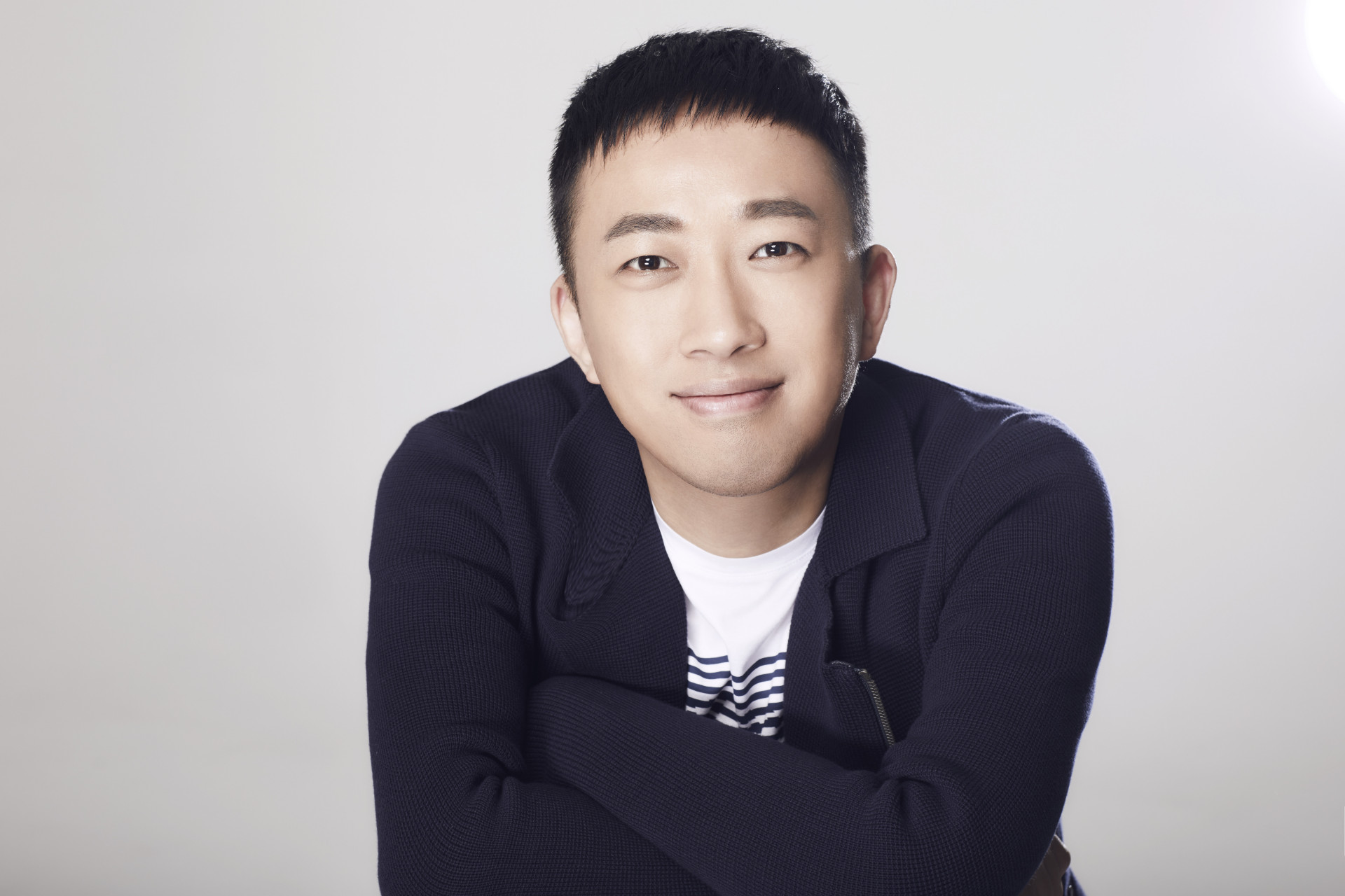 于正说所有粉丝都不喜欢艺人接内戏# 今天,于正在社交平台发文绷舷